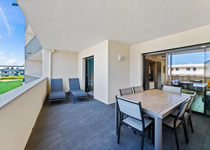 - T2 Neuf A 5min A Pieds De La Apartment