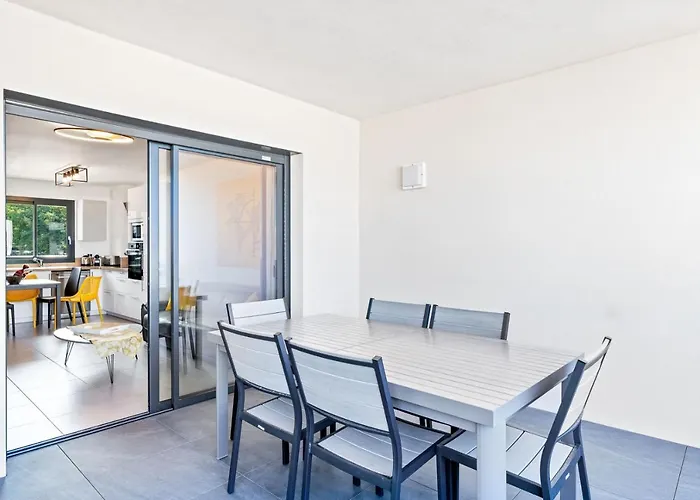 - T2 Neuf A 5min A Pieds De La Porticcio (Corsica)