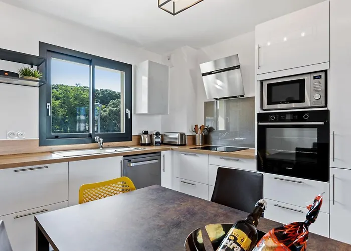 - T2 Neuf A 5min A Pieds De La *